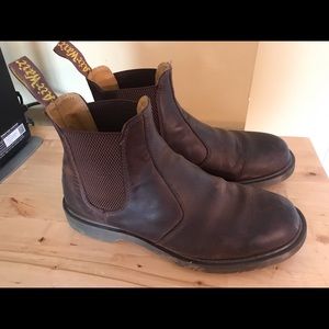 Men’s Dr. Martin Chelsea boots brown size 11